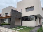 Casa en renta y venta Club de golf Balvanera Polo y...