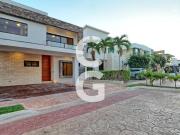 Casa en Renta y Venta en Cancún en Residencial Lagos del...