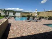 Casa en renta y venta en condominio con amenidades en El...