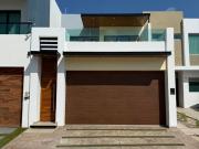 CASA EN RENTA Y VENTA EN PRIVADA EN PUNTO ORIENTE RUMBO...