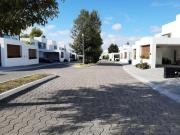 CASA EN RENTA Y VENTA EN PRIVADA LOS ENCINOS, JURIQUILLA...