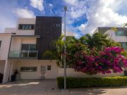 Casa en Renta y Venta en Residencial Arbolada