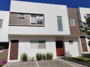 CASA EN RENTA ZIBATA 3 RECAMARAS ROOF GARDEN JACUZZI...