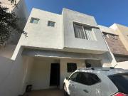 CASA EN RENTA ZONA APODACA