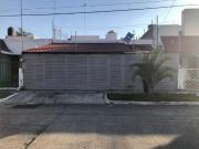 CASA EN RENTA ZONA LA ESTANCIA, IDEAL OFICINAS  RECIEN...