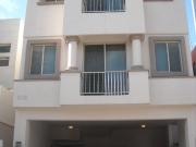 CASA EN RENTA ZONA VALLE ORIENTE EN PRIVANZAS HZ
