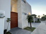 casa en reserva santa monica frente a viñedo