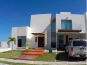 CASA EN RESIDENCIAL AZUL EN RENTA