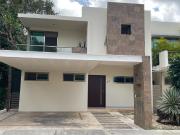 Casa en Residencial Cumbres / Home for rent inside of...