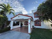 CASA EN RESIDENCIAL DEL LAGO