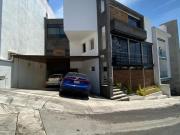 Casa en Residencial Lago Esmeralda