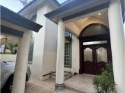 Casa en Revolución Verde