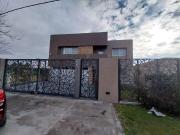 Casa en ROLDAN