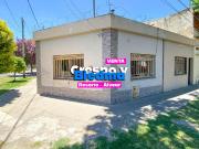 Casa de Dos Dormitorios y Local en Venta en Zona Sur...