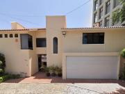 CASA EN SAN LUIS POTOSI, ACABADOS DE LUJO, AMPLIA,...