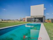 CASA EN SAN SEBASTIAN 4 AMBIENTES CON PILETA