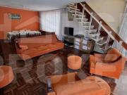 Casa en Santa Catalina frente a parque