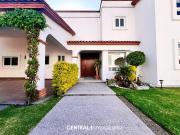 Amplia Casa en Venta | Recamara en Planta Baja |...