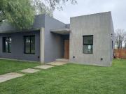 Casa en Santa Elena, Pilar del este