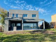 Casa en Santa Elena, Pilar del este