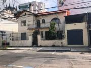Casa En Sector Comercial Para Vivienda Y Locales...