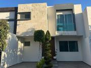 Casa en Sierra Nogal con 3 Rec?maras