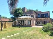 Casa en sobre lote de 900 m2 totales con 250 m2...