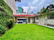 Casa en solo piso con jardín, excelente ubicación y...