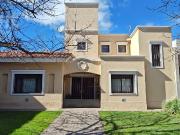 Casa en Terranova 2, APTA CREDITO2, 4 dormitorios, patio...