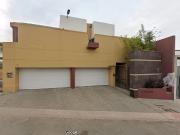 CASA EN TIJUANA MUY AMPLIA, SUPER BONITA, CUENTA CON...