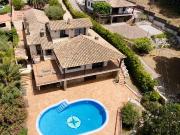 Casa en un entorno tranquilo con espectaculares vistas...