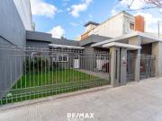 CASA EN UNIVERSITARIO CON GRAN PATIO Y PILETA !