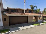 CASA EN V ENTA EN JARDINES PLAYAS DE TIJUANA
