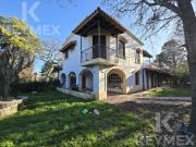 CASA EN VENTA 132 BIS ESQUINA 467