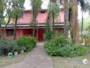 Casa y salón en Abasto, zona Las Casualinas