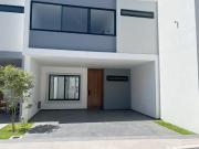 Casa en venta 174m2 en El Colli Urbano
