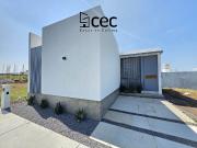 CASA EN VENTA 1 PLANTA, 2 RECÁMARAS, 2 BAÑOS, COCHERA...