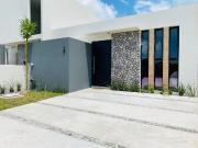 Casa en VENTA 1 Planta 2 Recámaras Zona Norte...