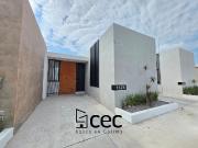 CASA EN VENTA 1 PLANTA, 3 RECÁMARAS, 2 BAÑOS, COCHERA...