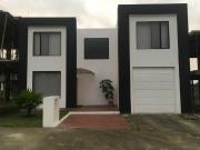 CASA EN VENTA | 200m² Urb. Jardines Del Toachi – Sto....