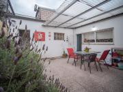 Casa en venta 28 e/ 69 y 70 2 dormitorios 2 baños y cochera