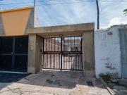 CASA EN VENTA 2 DORM 2 COCHERAS EN FOM. 9 DE JULIO
