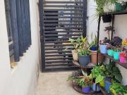 Casa en VENTA 2 dormis y comodín c/cochera+patio+terraza...