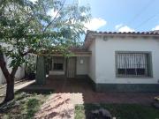 Casa en venta 2 dormitorios 1 baño 275mts2 Tolosa, La Plata