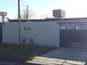 Casa en venta 2 dormitorios 1 baño cochera 150mts2 Villa...