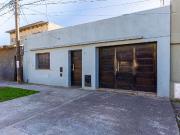 CASA EN VENTA 2 DORMITORIOS BARRIO TRIANGULO