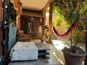 Casa en venta 2 dormitorios con jardín en zona sur