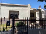 Casa en venta 2 dormitorios en barrio Sarmiento