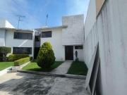 CASA EN VENTA 2 NIVELES EN PRIVADA REMODELADA ARCOS DEL...