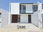 CASA EN VENTA 2 PLANTAS, 3 RECÁMARAS, 2.5 BAÑOS, COCHERA...